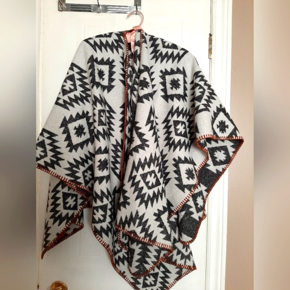 Tribal Patterened Ruana Never Worn